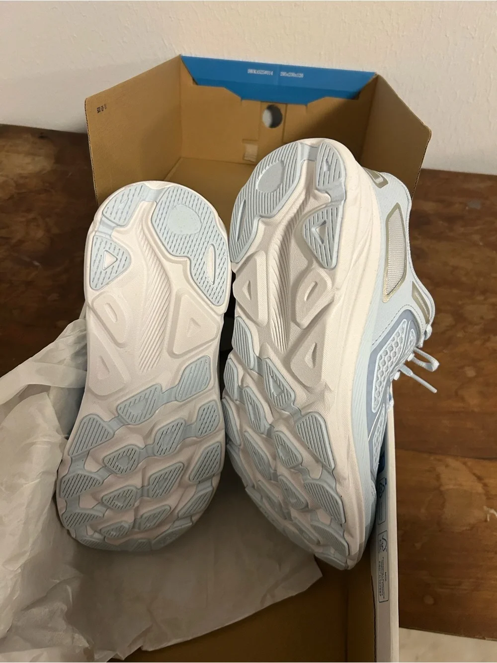 HOKA  Clifton 8 Running Shoes